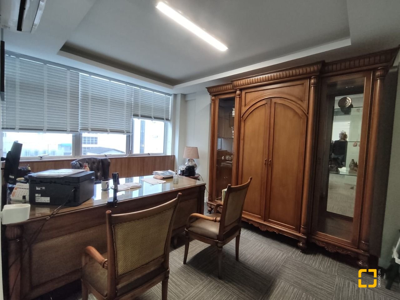 Sala com 64m², no bairro Centro em Florianópolis