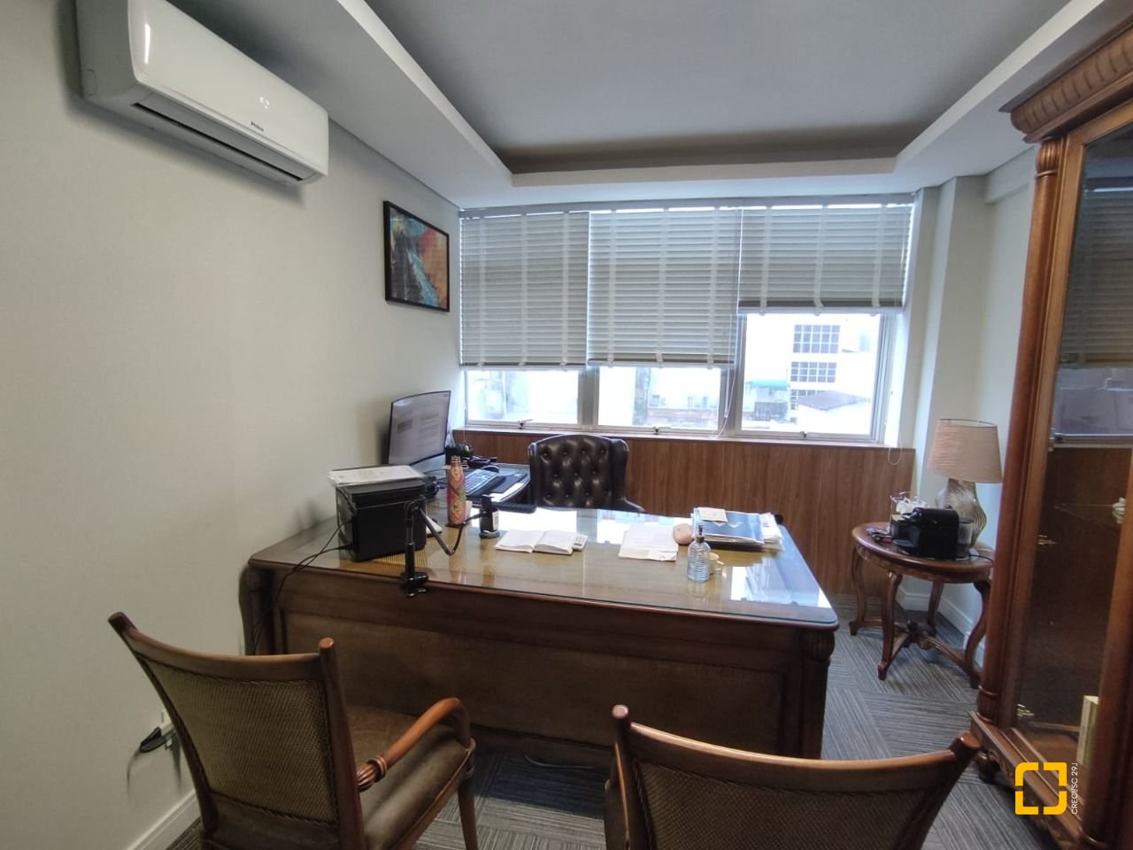 Sala com 64m², no bairro Centro em Florianópolis