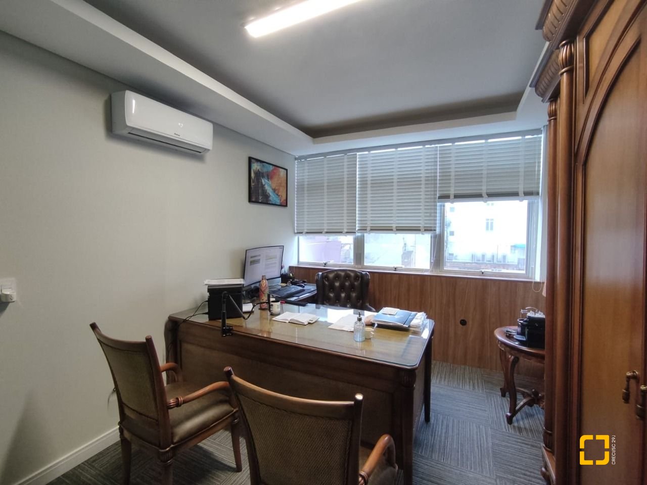 Sala com 64m², no bairro Centro em Florianópolis