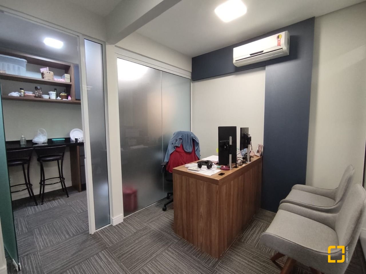 Sala com 64m², no bairro Centro em Florianópolis