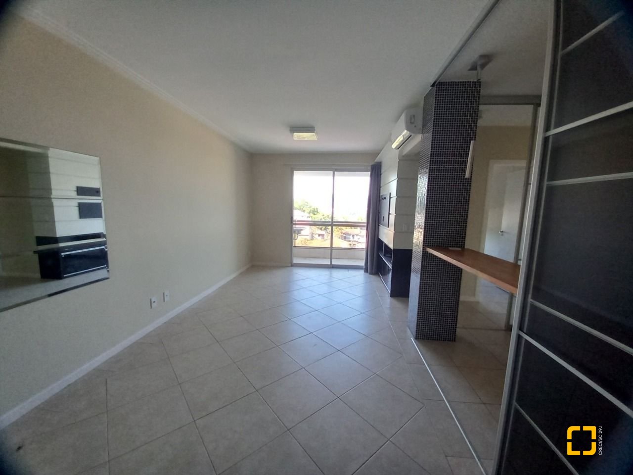 Apartamento com 71m², 3 quartos (sendo 1 suíte), 1 garagem, no bairro João Paulo em Florianópolis