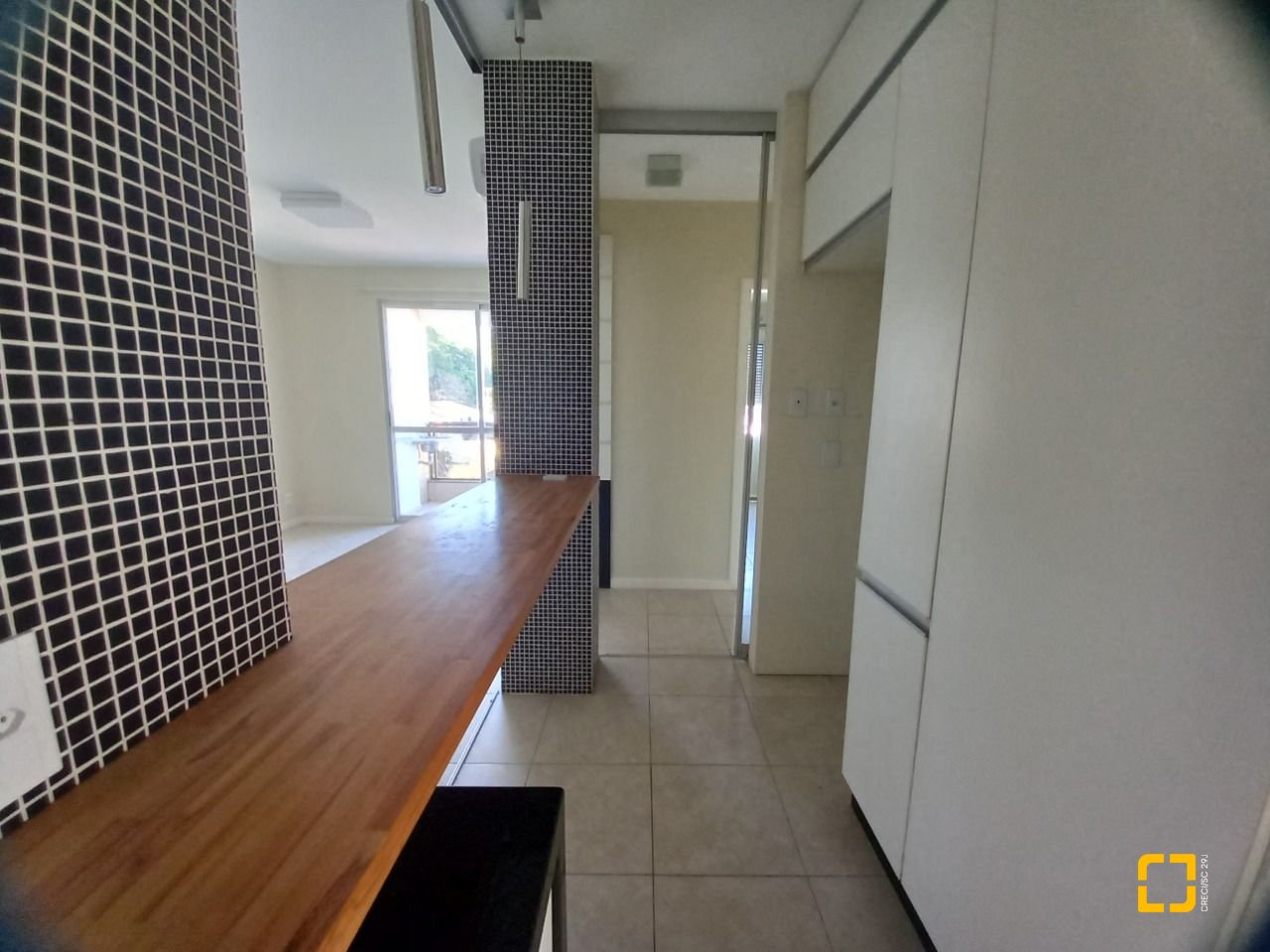 Apartamento com 71m², 3 quartos (sendo 1 suíte), 1 garagem, no bairro João Paulo em Florianópolis