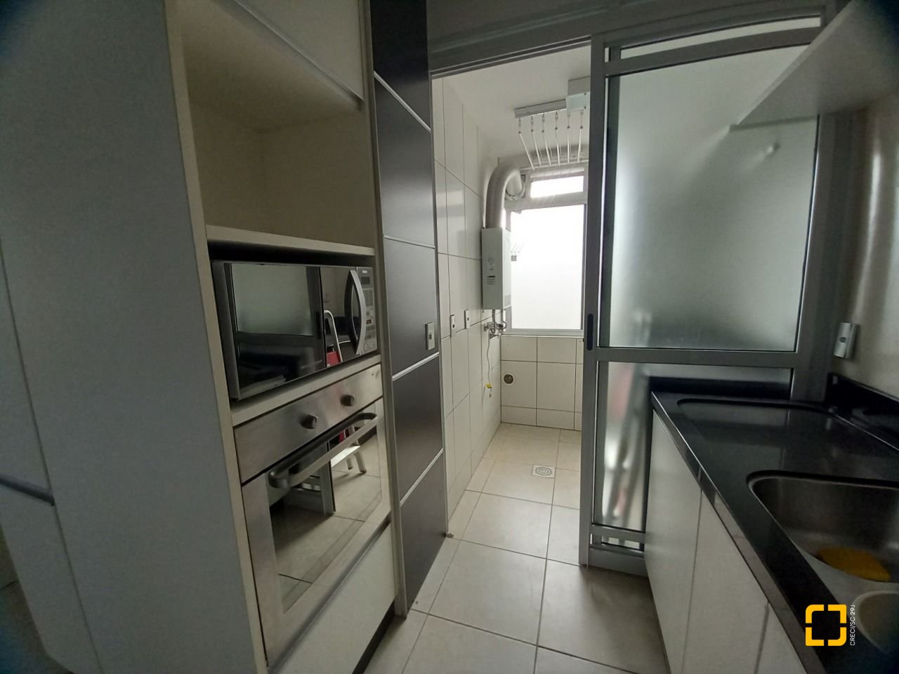 Apartamento com 71m², 3 quartos (sendo 1 suíte), 1 garagem, no bairro João Paulo em Florianópolis