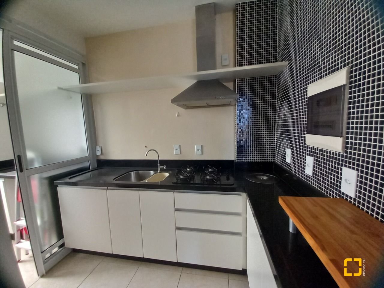 Apartamento com 71m², 3 quartos (sendo 1 suíte), 1 garagem, no bairro João Paulo em Florianópolis