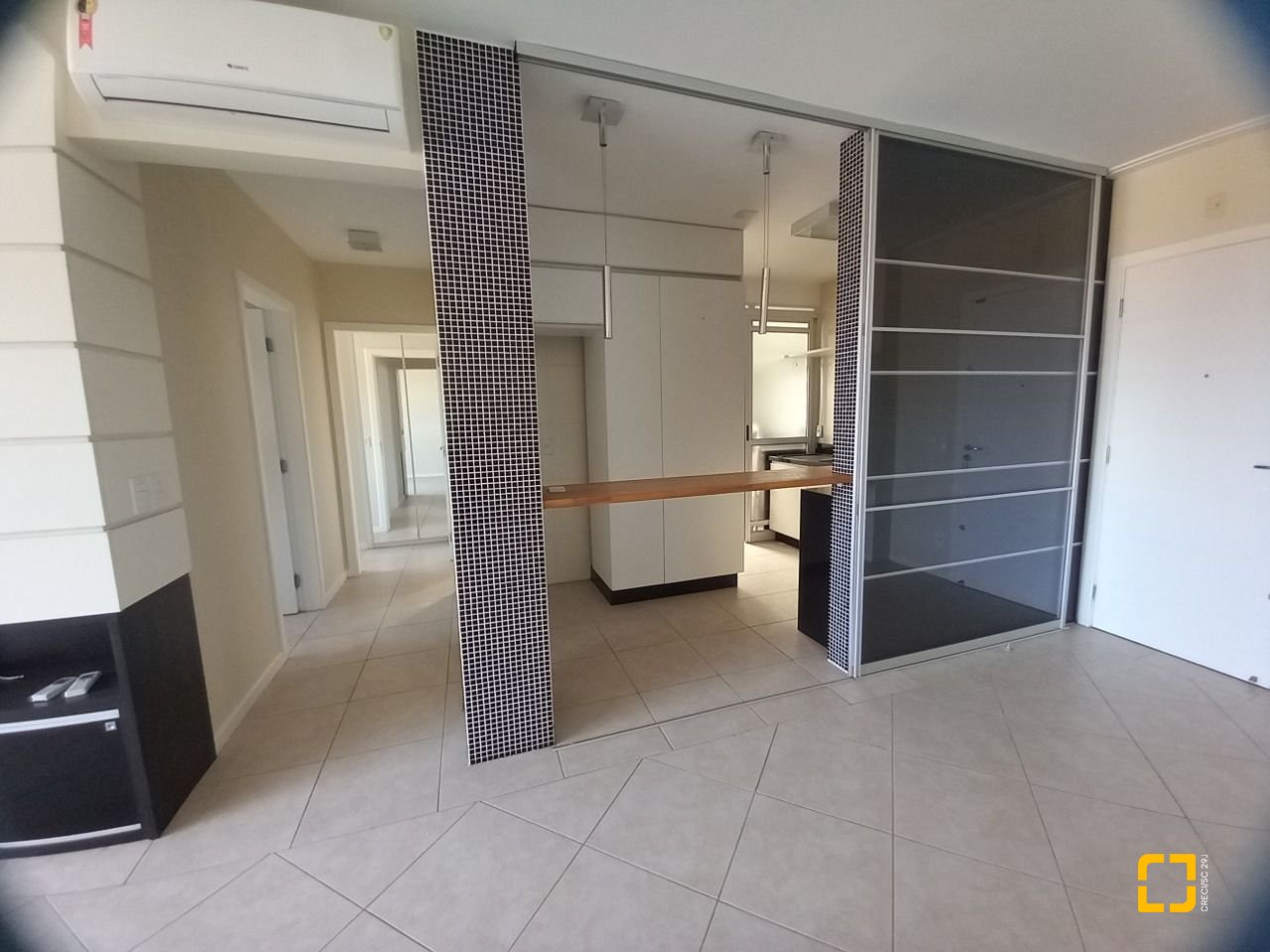 Apartamento com 71m², 3 quartos (sendo 1 suíte), 1 garagem, no bairro João Paulo em Florianópolis