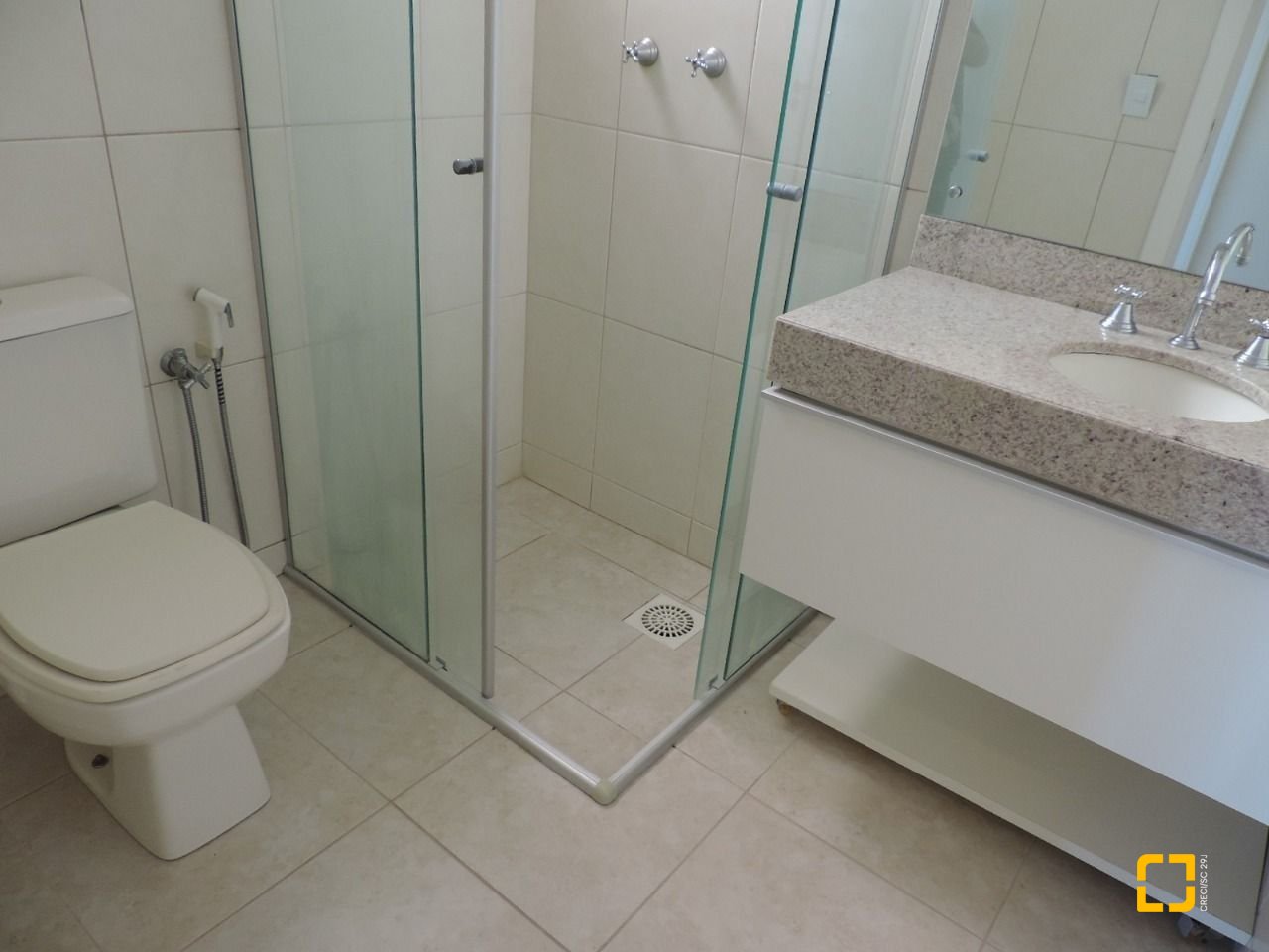 Apartamento com 71m², 3 quartos (sendo 1 suíte), 1 garagem, no bairro João Paulo em Florianópolis