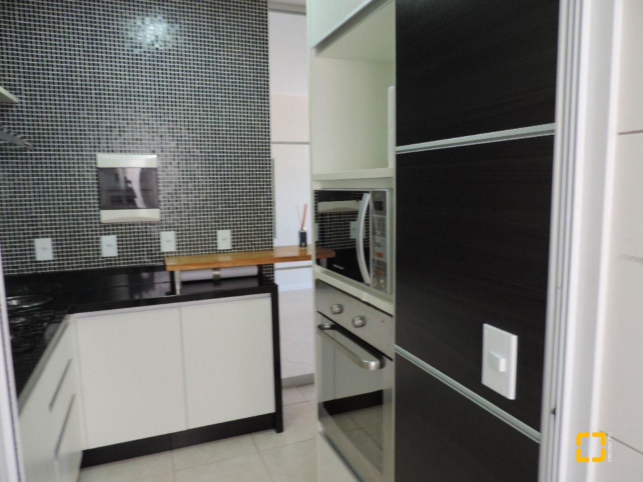 Apartamento com 71m², 3 quartos (sendo 1 suíte), 1 garagem, no bairro João Paulo em Florianópolis