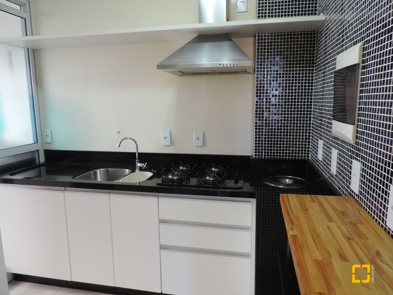 Apartamento com 71m², 3 quartos (sendo 1 suíte), 1 garagem, no bairro João Paulo em Florianópolis