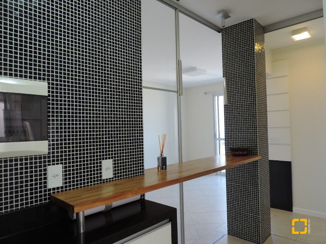Apartamento com 71m², 3 quartos (sendo 1 suíte), 1 garagem, no bairro João Paulo em Florianópolis