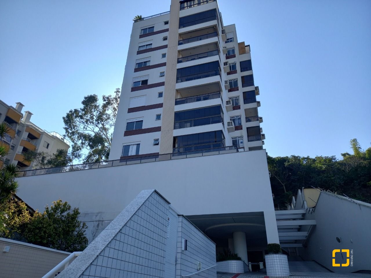 Apartamento com 71m², 3 quartos (sendo 1 suíte), 1 garagem, no bairro João Paulo em Florianópolis