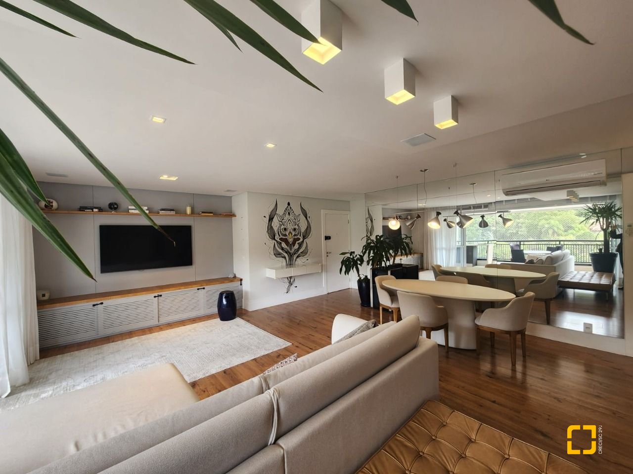 Apartamento com 170m², 6 quartos (sendo 2 suítes), 3 garagens, no bairro Itacorubi em Florianópolis