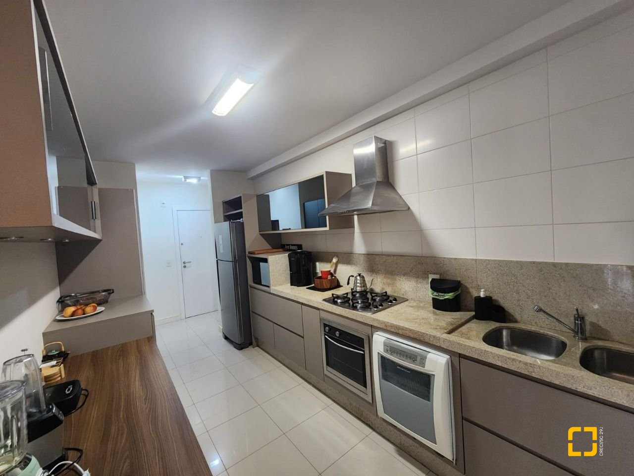 Apartamento com 170m², 6 quartos (sendo 2 suítes), 3 garagens, no bairro Itacorubi em Florianópolis