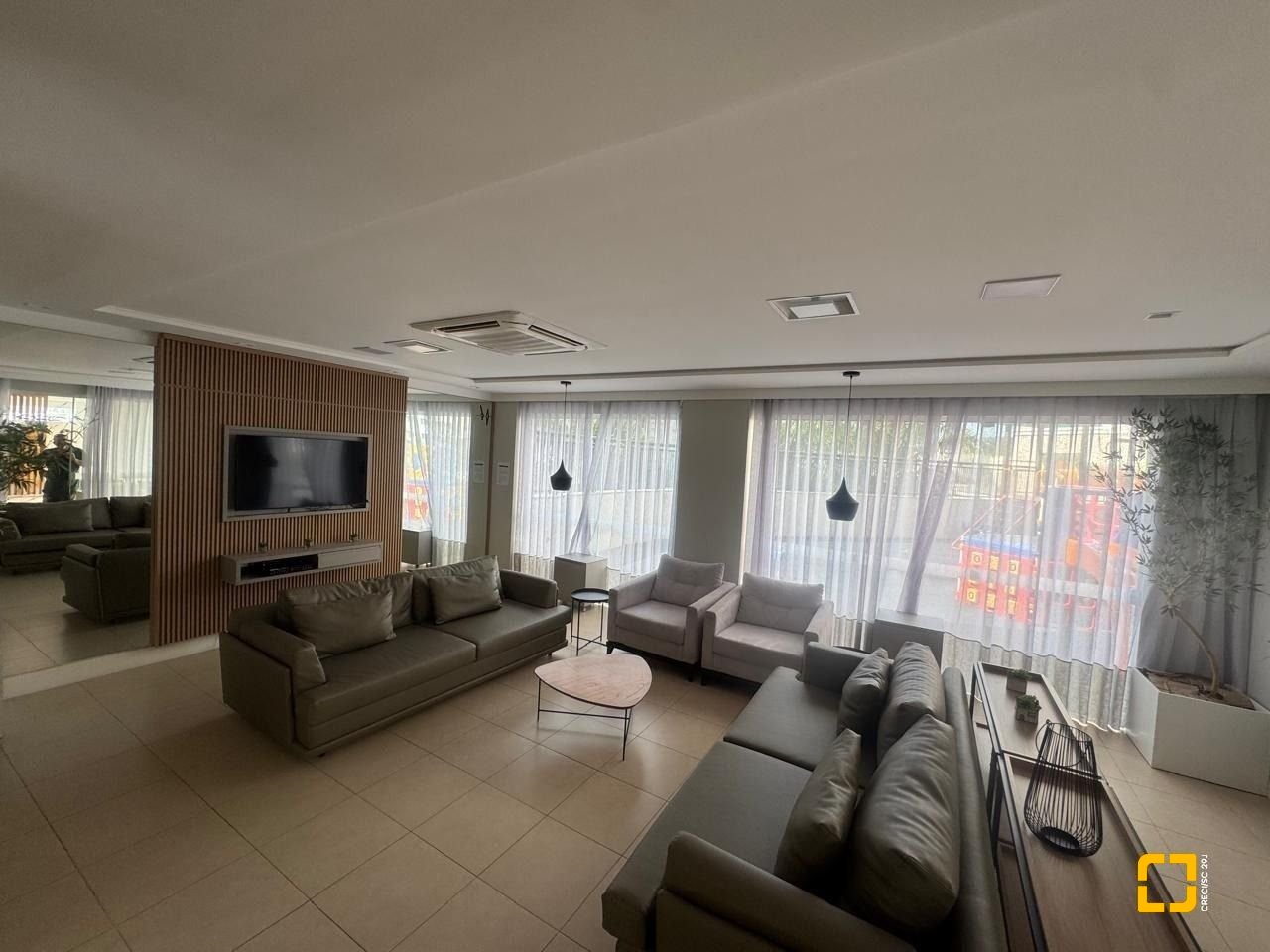 Apartamento com 170m², 6 quartos (sendo 2 suítes), 3 garagens, no bairro Itacorubi em Florianópolis