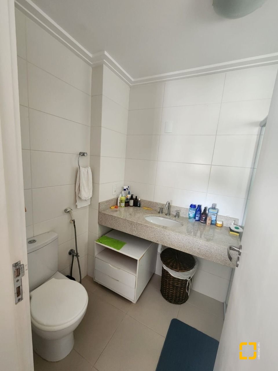 Apartamento com 170m², 6 quartos (sendo 2 suítes), 3 garagens, no bairro Itacorubi em Florianópolis
