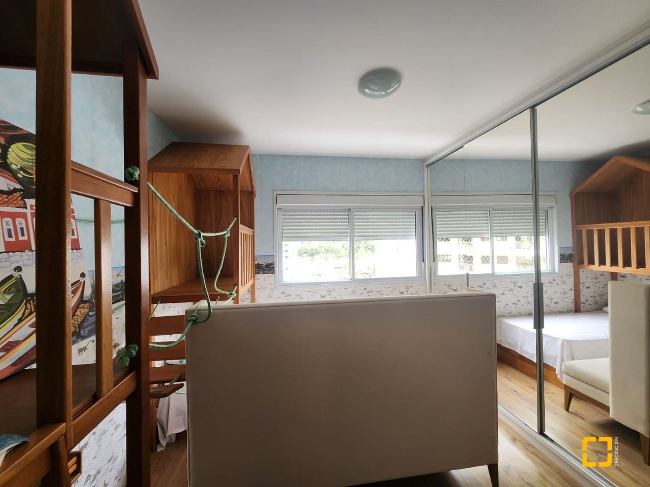 Apartamento com 170m², 6 quartos (sendo 2 suítes), 3 garagens, no bairro Itacorubi em Florianópolis