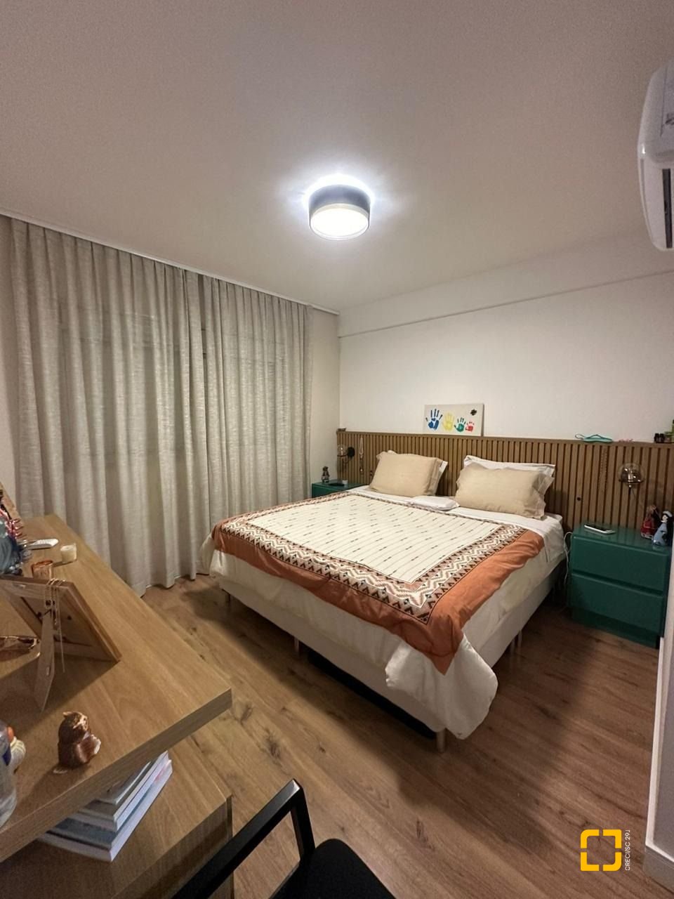 Apartamento com 170m², 6 quartos (sendo 2 suítes), 3 garagens, no bairro Itacorubi em Florianópolis