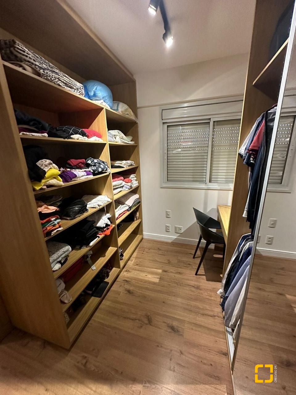 Apartamento com 170m², 6 quartos (sendo 2 suítes), 3 garagens, no bairro Itacorubi em Florianópolis