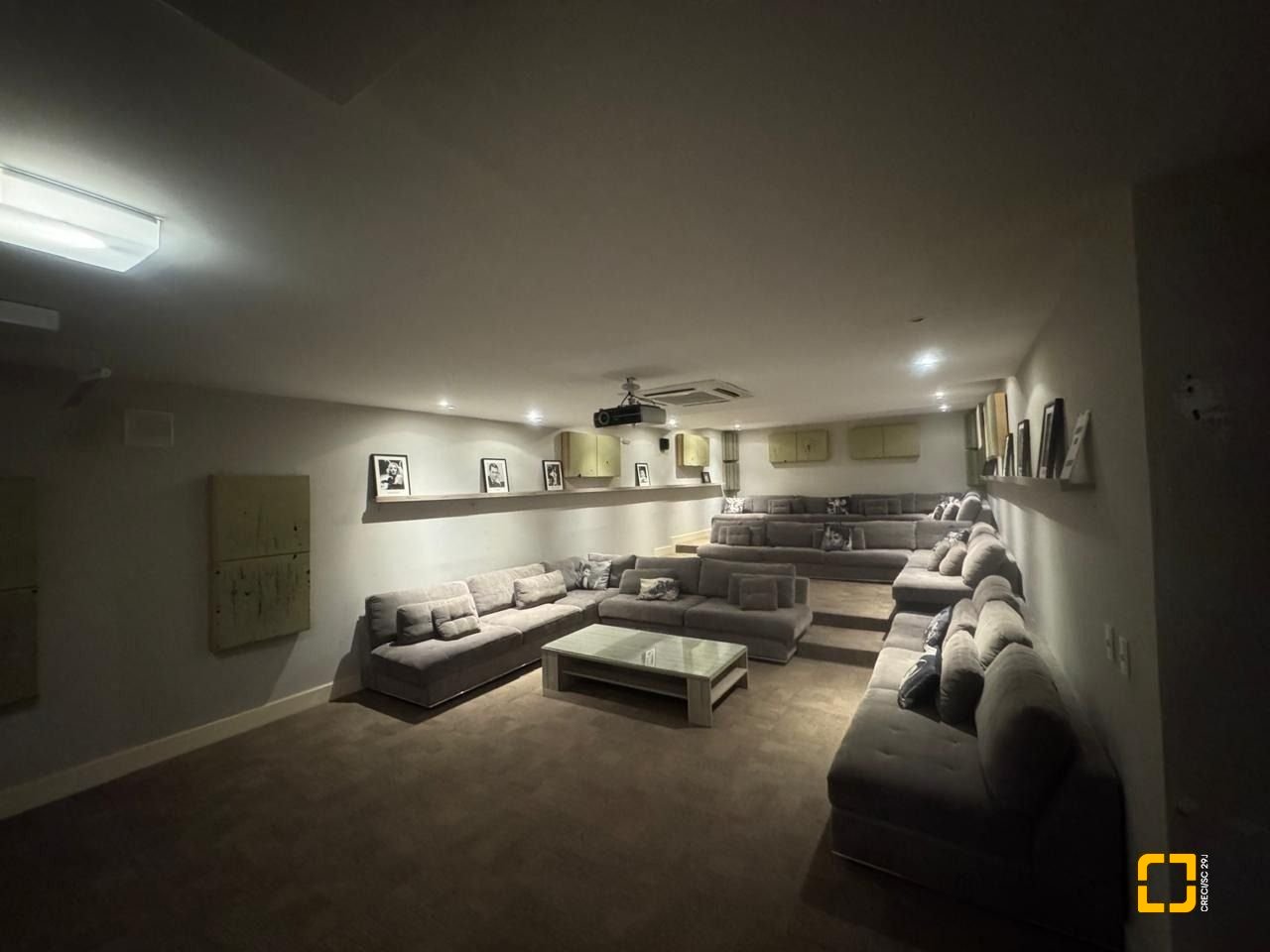 Apartamento com 170m², 6 quartos (sendo 2 suítes), 3 garagens, no bairro Itacorubi em Florianópolis