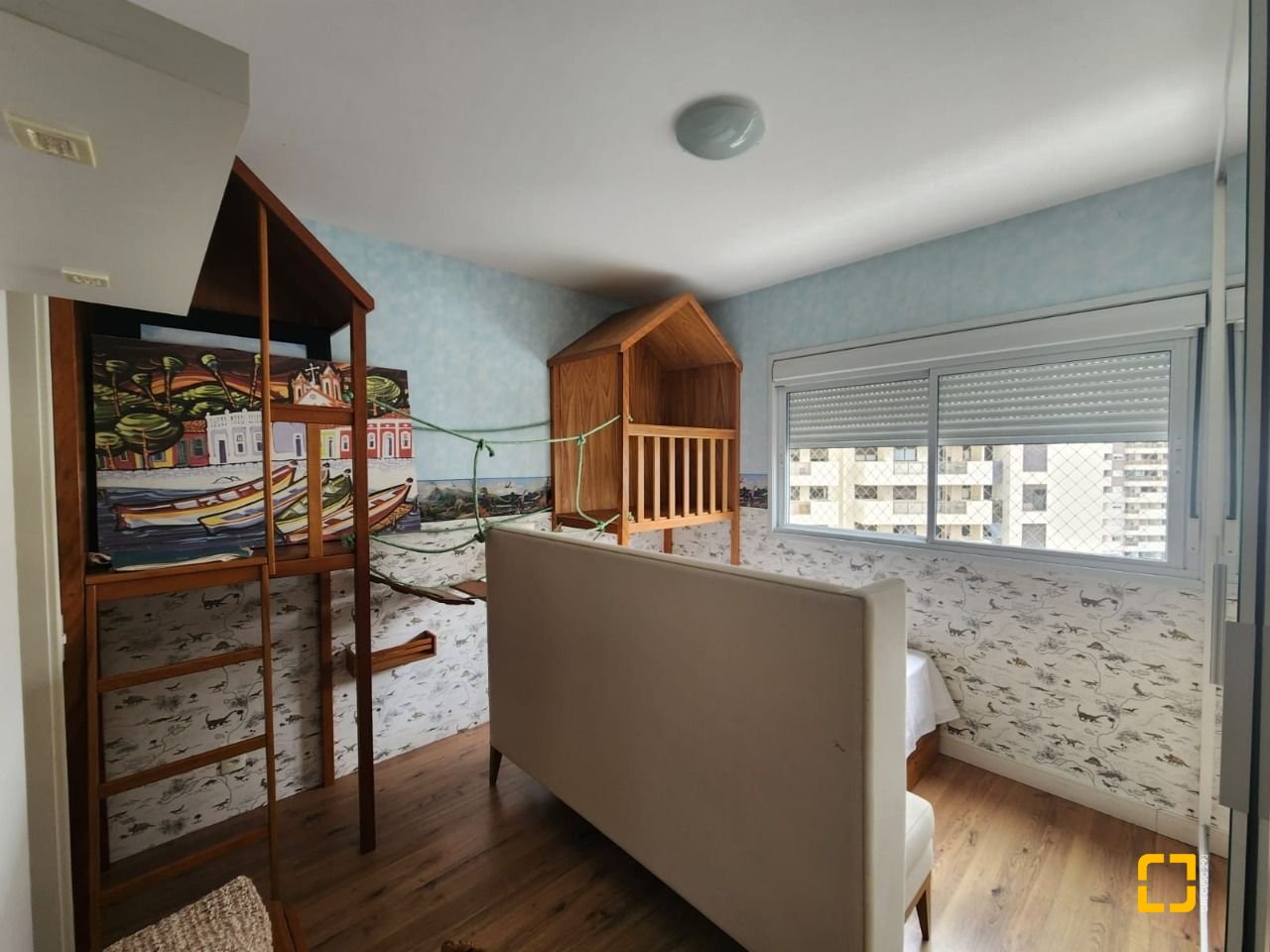 Apartamento com 170m², 6 quartos (sendo 2 suítes), 3 garagens, no bairro Itacorubi em Florianópolis