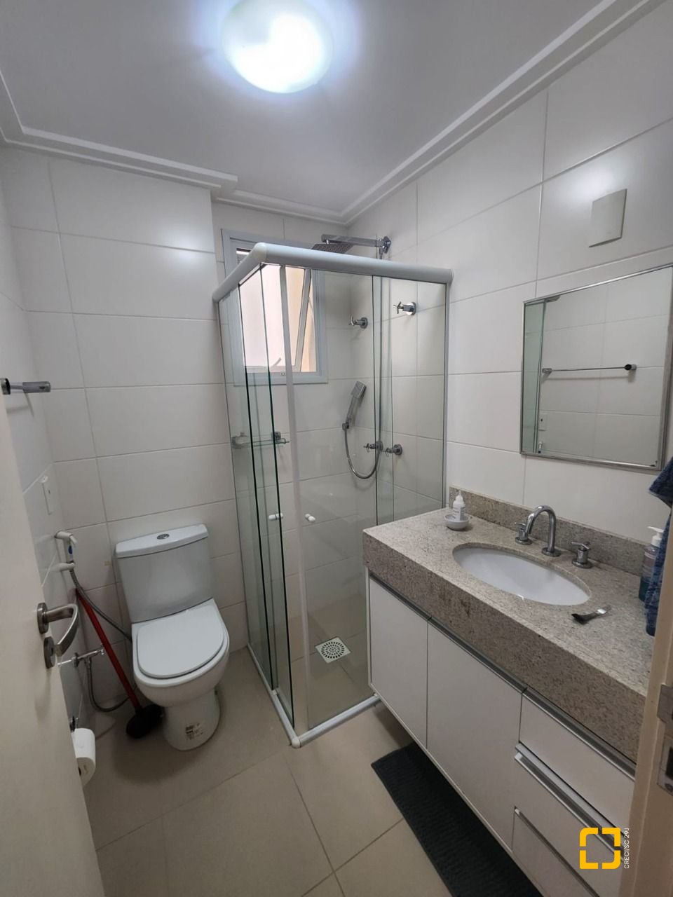 Apartamento com 170m², 6 quartos (sendo 2 suítes), 3 garagens, no bairro Itacorubi em Florianópolis