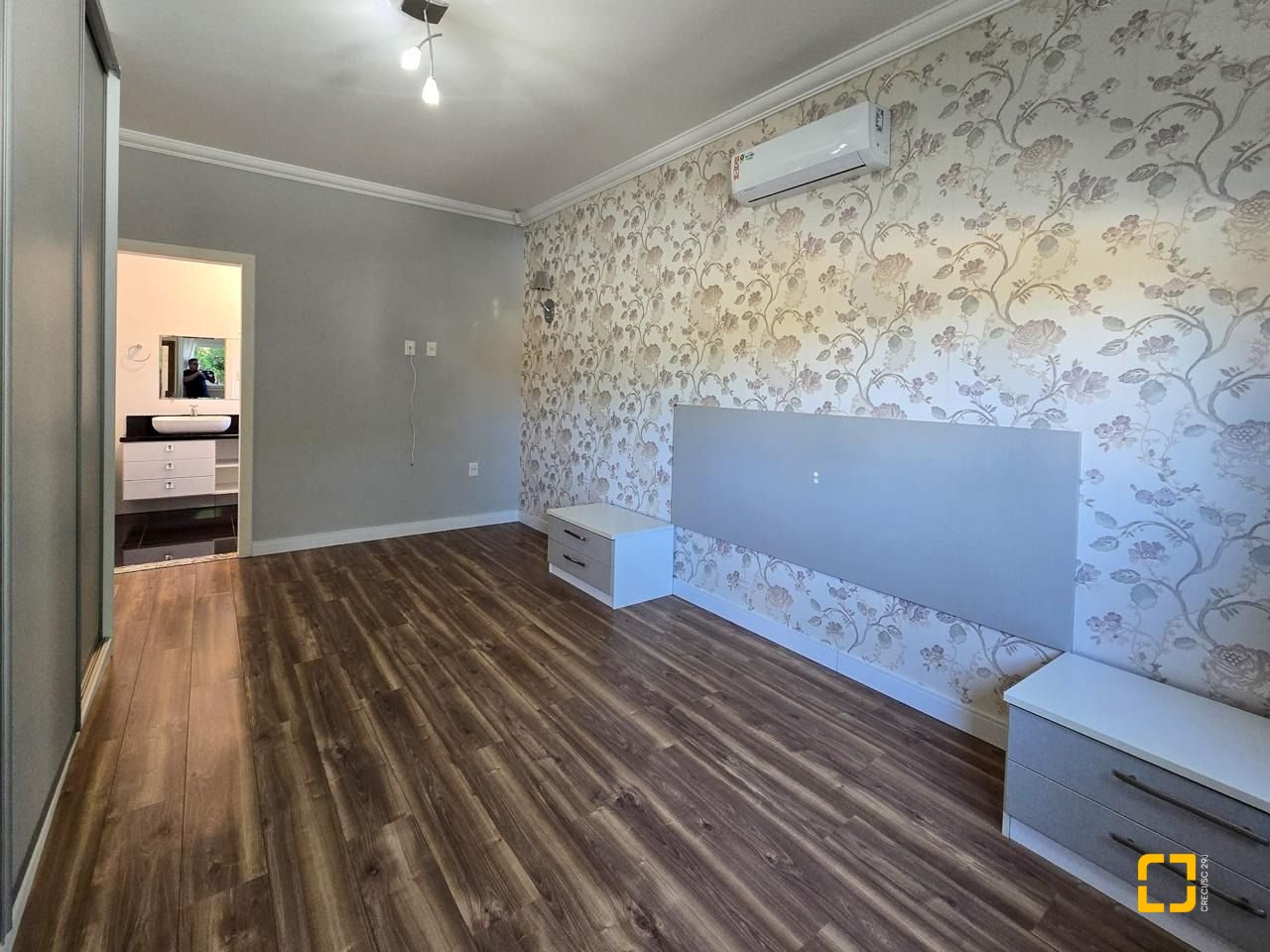 Casa com 173m², 4 quartos (sendo 1 suíte), 4 garagens, no bairro Campeche Sul em Florianópolis