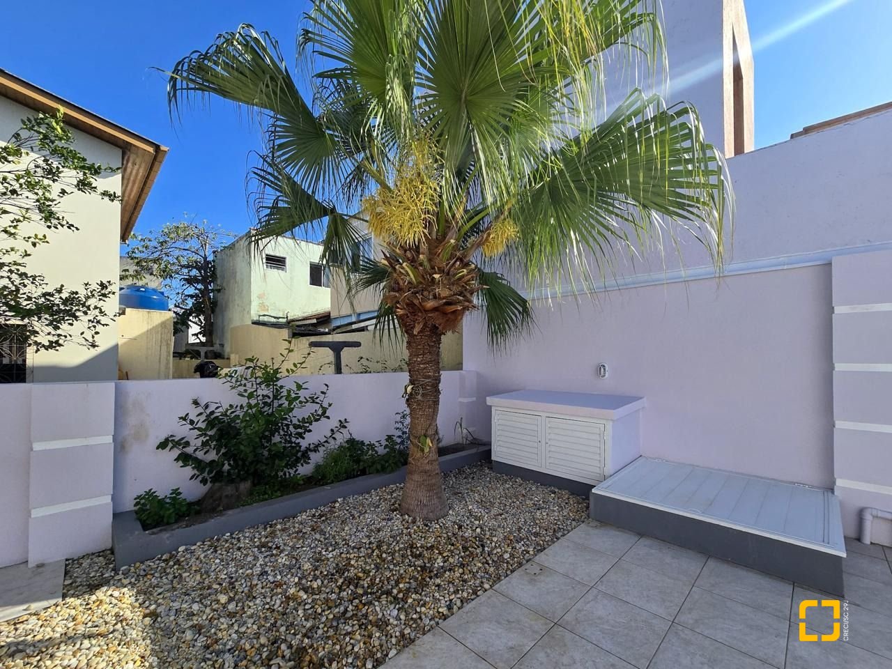 Casa com 173m², 4 quartos (sendo 1 suíte), 4 garagens, no bairro Campeche Sul em Florianópolis