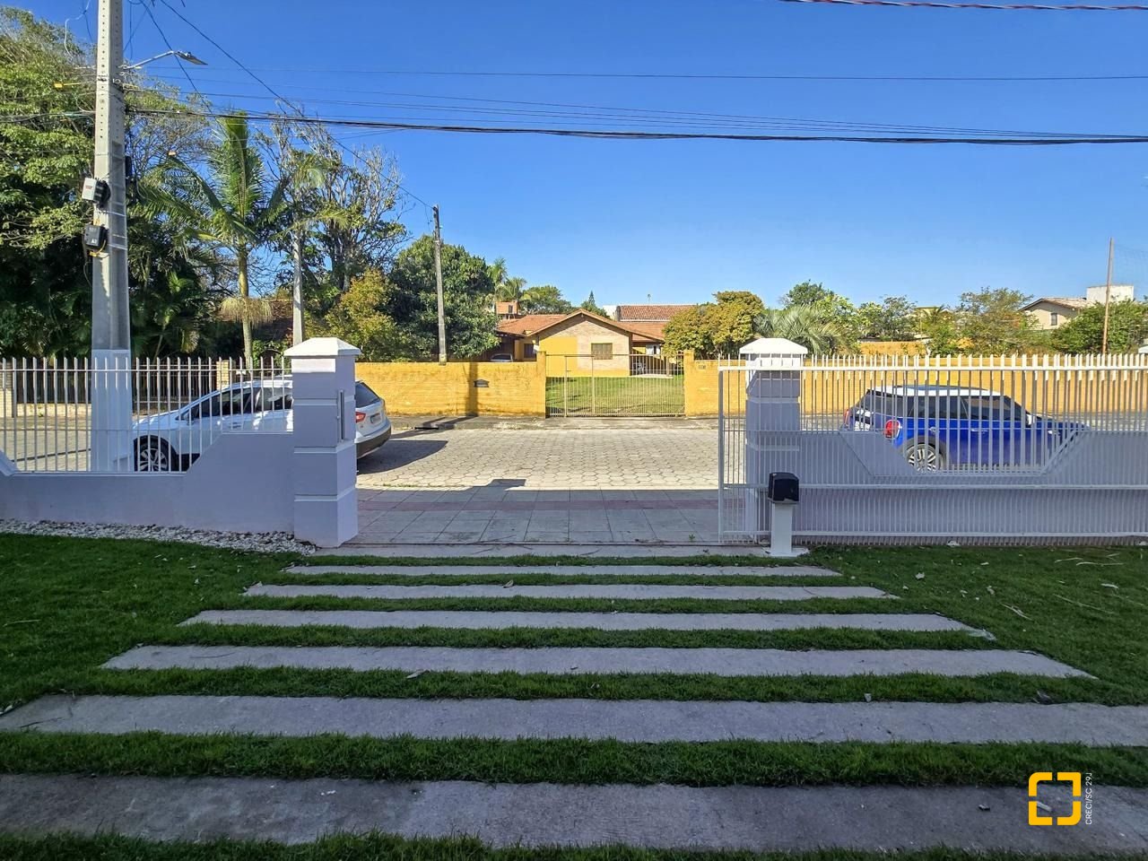 Casa com 173m², 4 quartos (sendo 1 suíte), 4 garagens, no bairro Campeche Sul em Florianópolis
