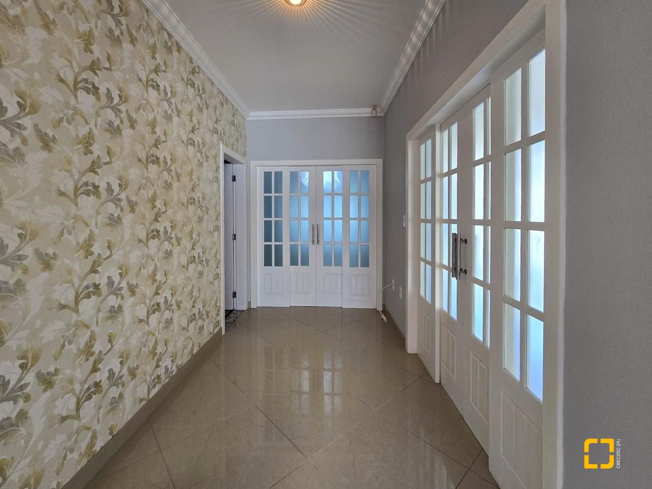 Casa com 173m², 4 quartos (sendo 1 suíte), 4 garagens, no bairro Campeche Sul em Florianópolis