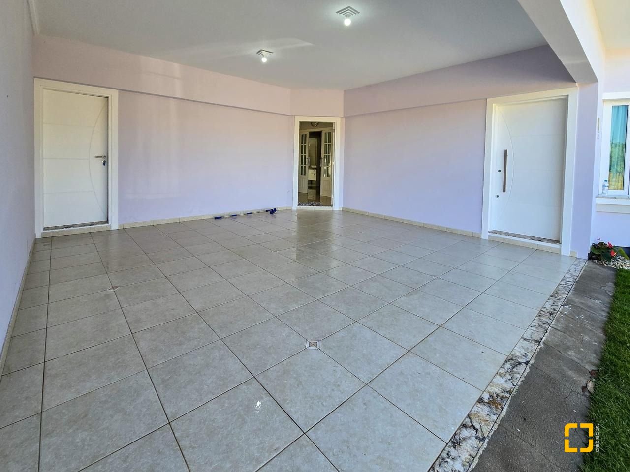 Casa com 173m², 4 quartos (sendo 1 suíte), 4 garagens, no bairro Campeche Sul em Florianópolis