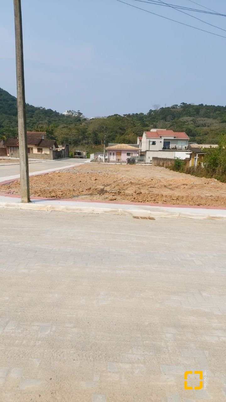 Terreno com 360m², no bairro Potecas em São José