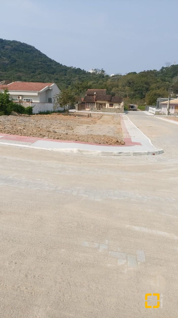 Terreno com 360m², no bairro Potecas em São José