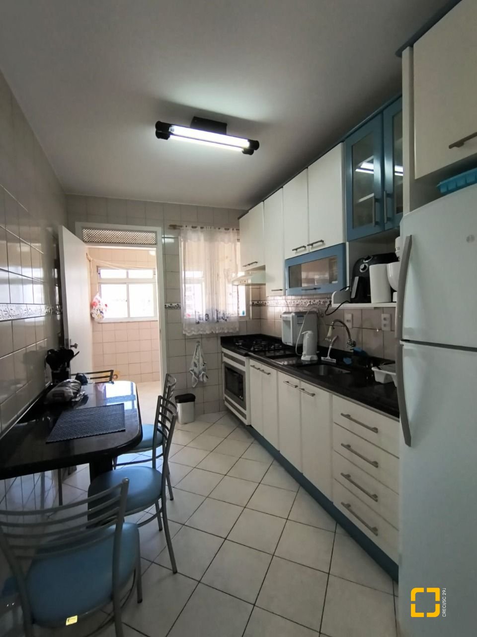 Apartamento com 91m², 3 quartos (sendo 1 suíte), 1 garagem, no bairro Campinas em São José