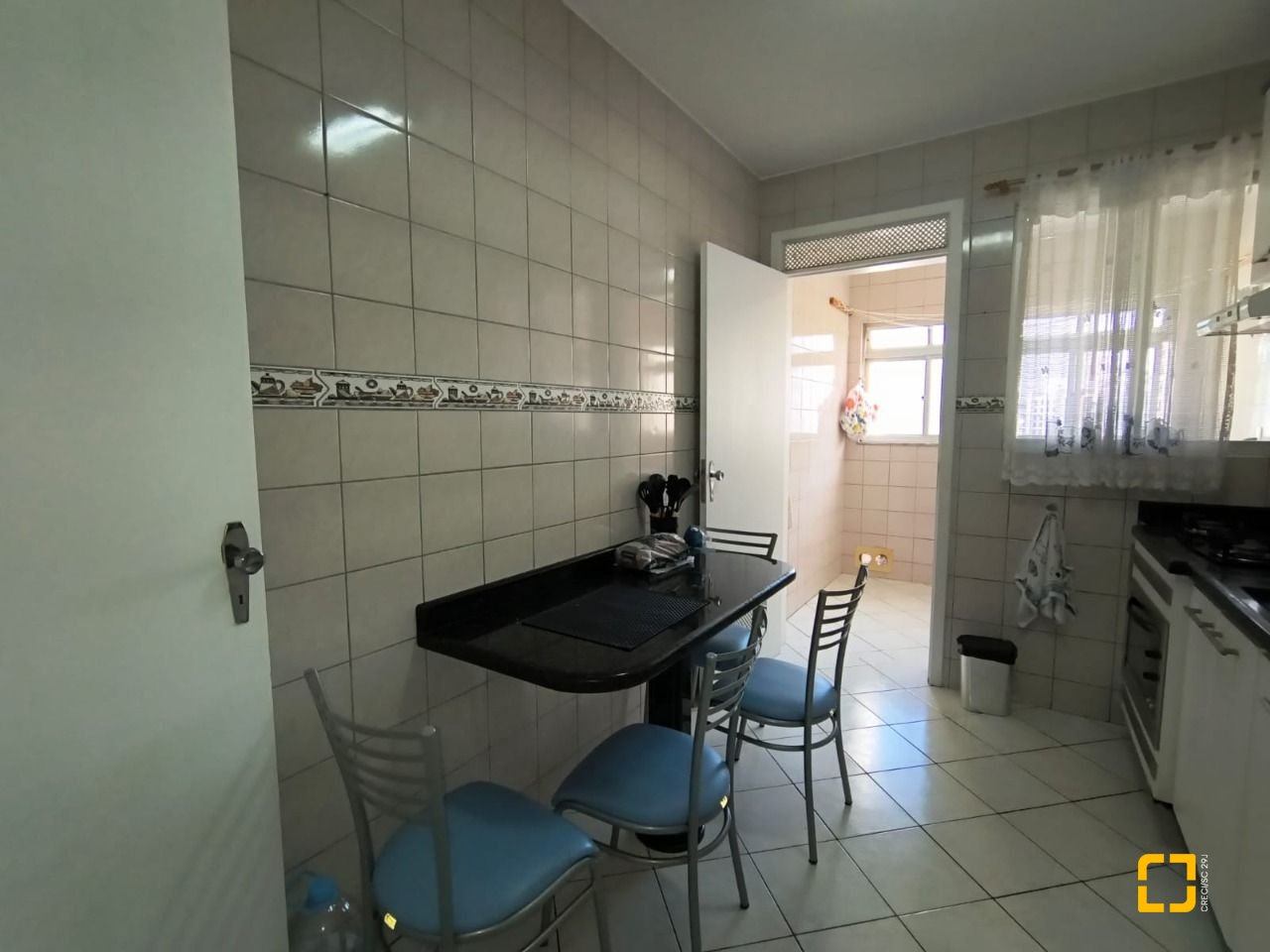 Apartamento com 91m², 3 quartos (sendo 1 suíte), 1 garagem, no bairro Campinas em São José