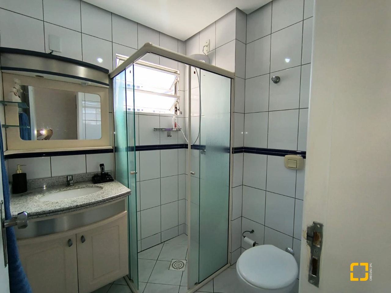 Apartamento com 91m², 3 quartos (sendo 1 suíte), 1 garagem, no bairro Campinas em São José
