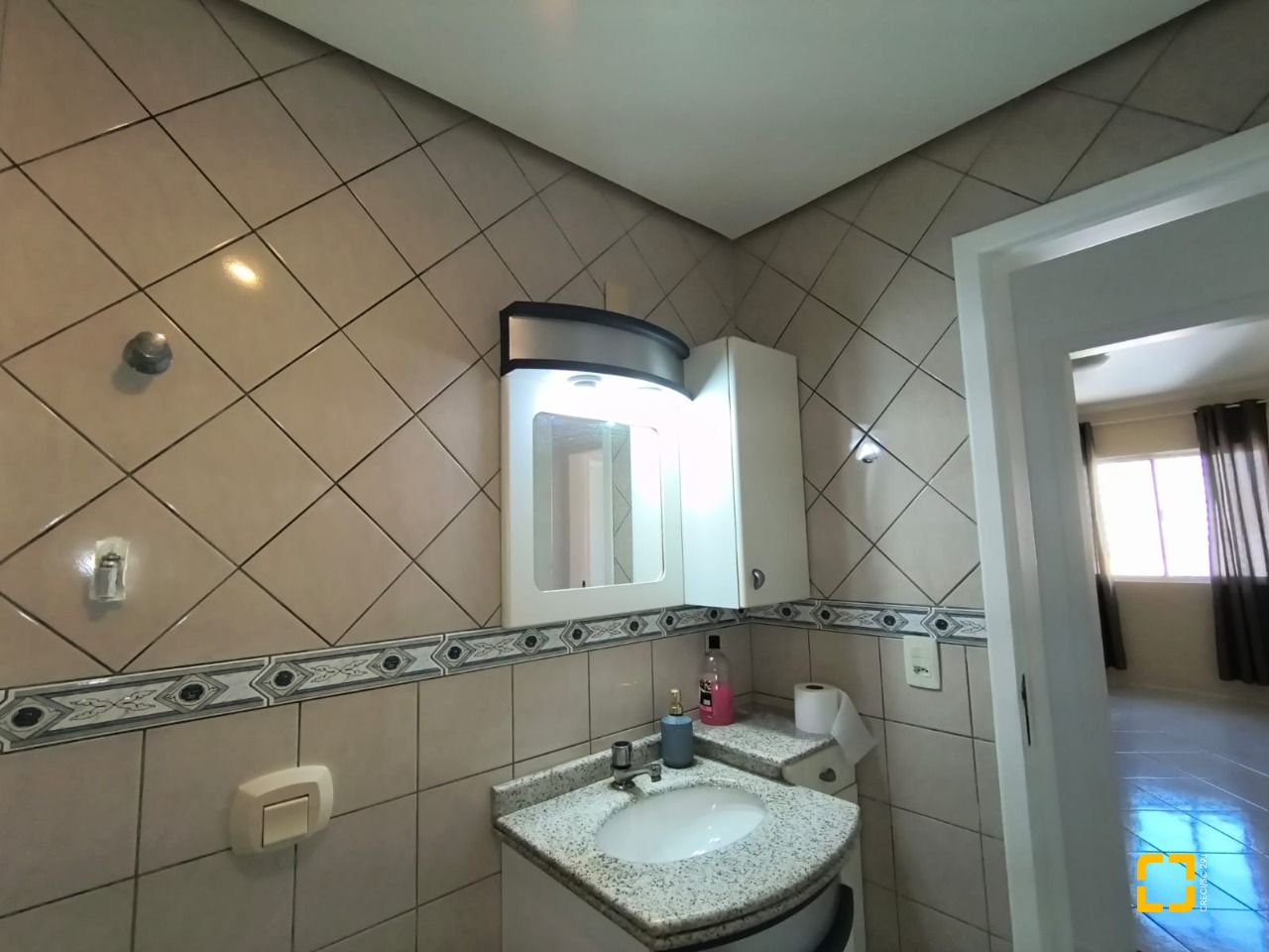 Apartamento com 91m², 3 quartos (sendo 1 suíte), 1 garagem, no bairro Campinas em São José