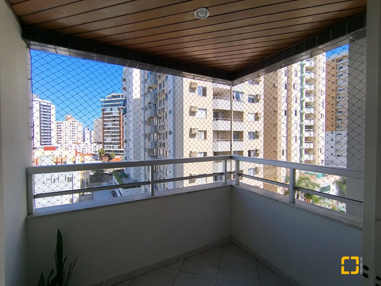 Apartamento com 91m², 3 quartos (sendo 1 suíte), 1 garagem, no bairro Campinas em São José
