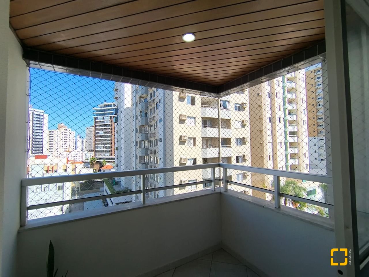 Apartamento com 91m², 3 quartos (sendo 1 suíte), 1 garagem, no bairro Campinas em São José
