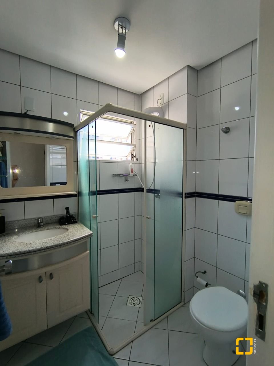 Apartamento com 91m², 3 quartos (sendo 1 suíte), 1 garagem, no bairro Campinas em São José