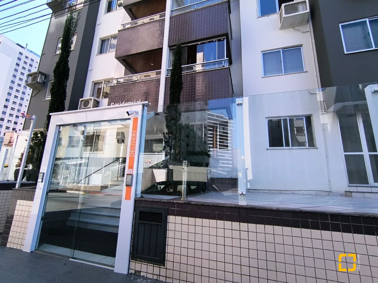 Apartamento com 91m², 3 quartos (sendo 1 suíte), 1 garagem, no bairro Campinas em São José