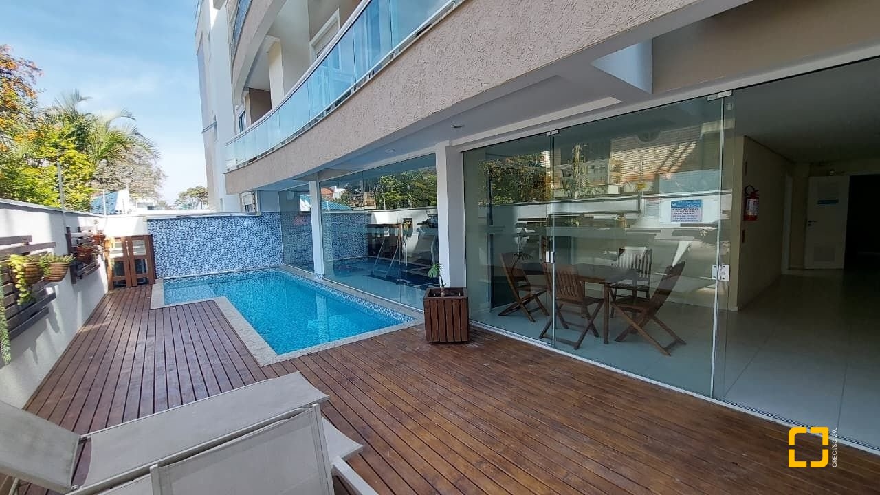 Cobertura com 185m², 4 quartos (sendo 2 suítes), 2 garagens, no bairro Campeche em Florianópolis