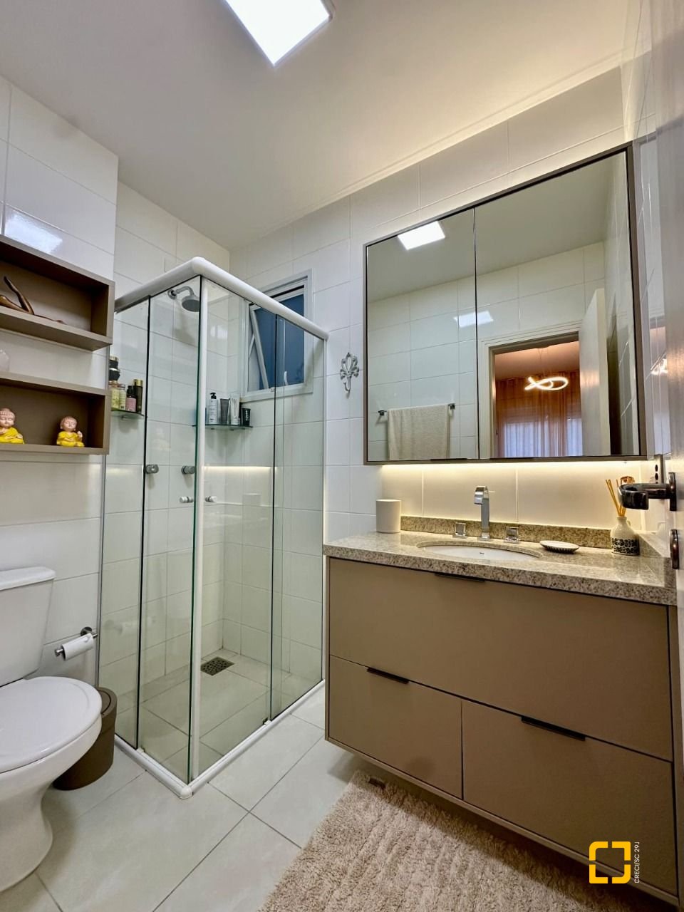 Cobertura com 185m², 4 quartos (sendo 2 suítes), 2 garagens, no bairro Campeche em Florianópolis