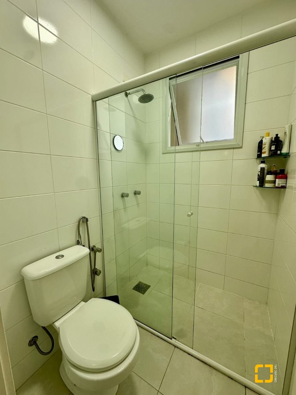 Cobertura com 185m², 4 quartos (sendo 2 suítes), 2 garagens, no bairro Campeche em Florianópolis