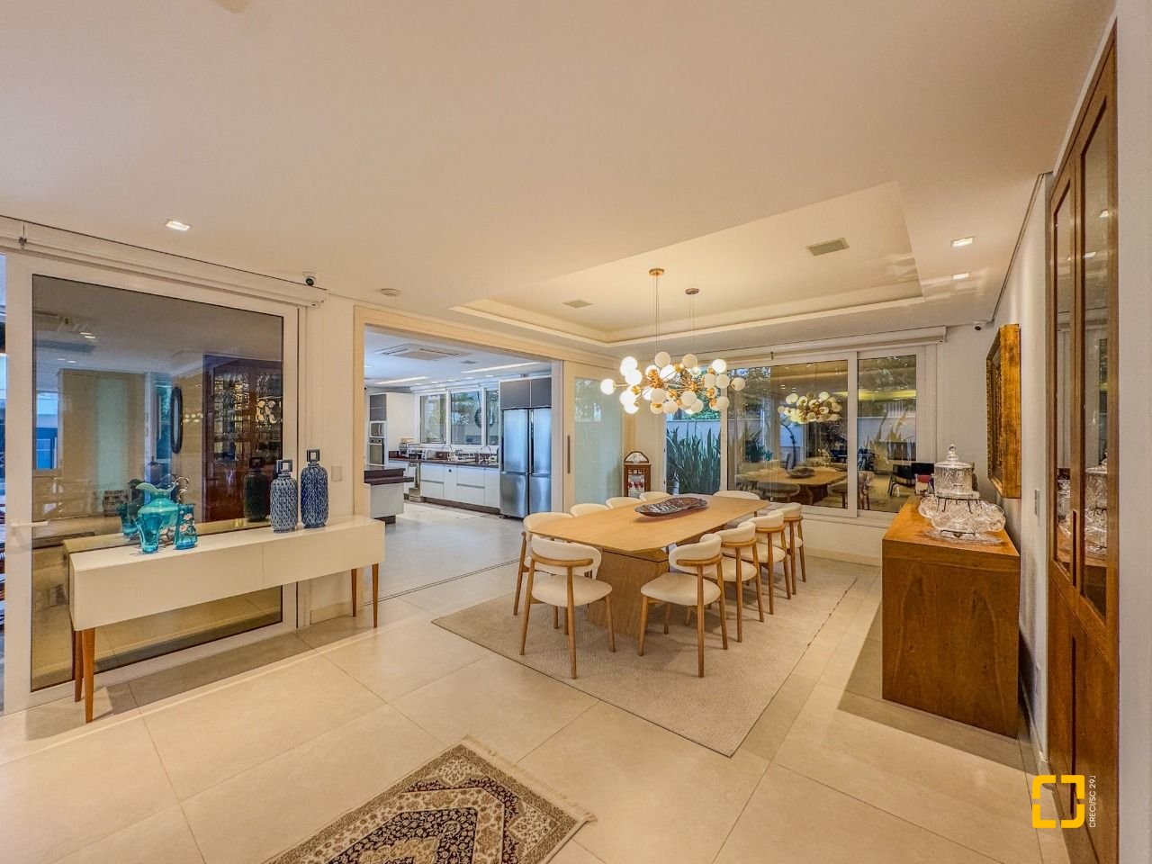 Casa de Condomínio com 890m², 10 quartos (sendo 5 suítes), 6 garagens, no bairro Jurerê Internacional em Florianópolis