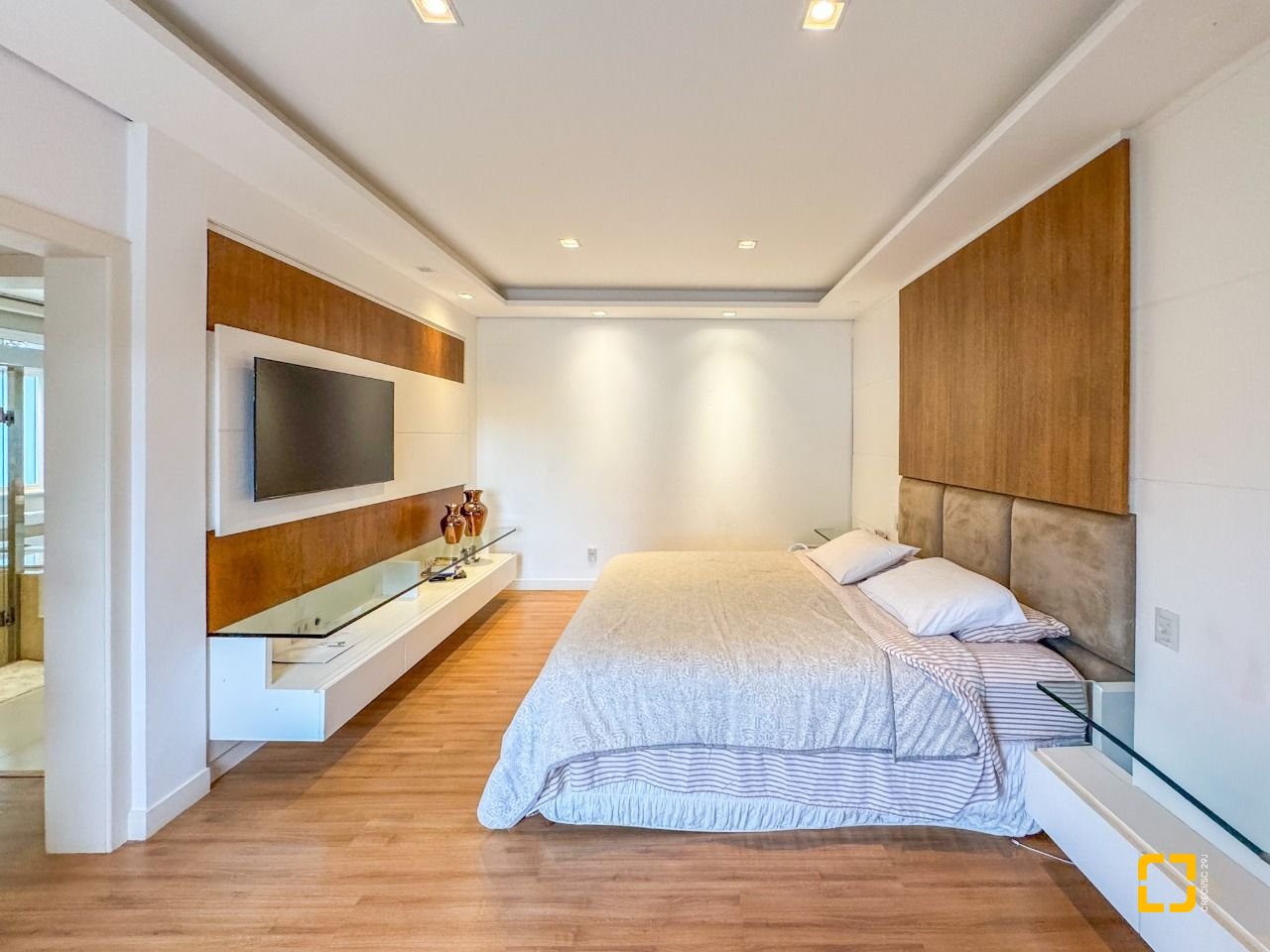 Casa de Condomínio com 890m², 10 quartos (sendo 5 suítes), 6 garagens, no bairro Jurerê Internacional em Florianópolis