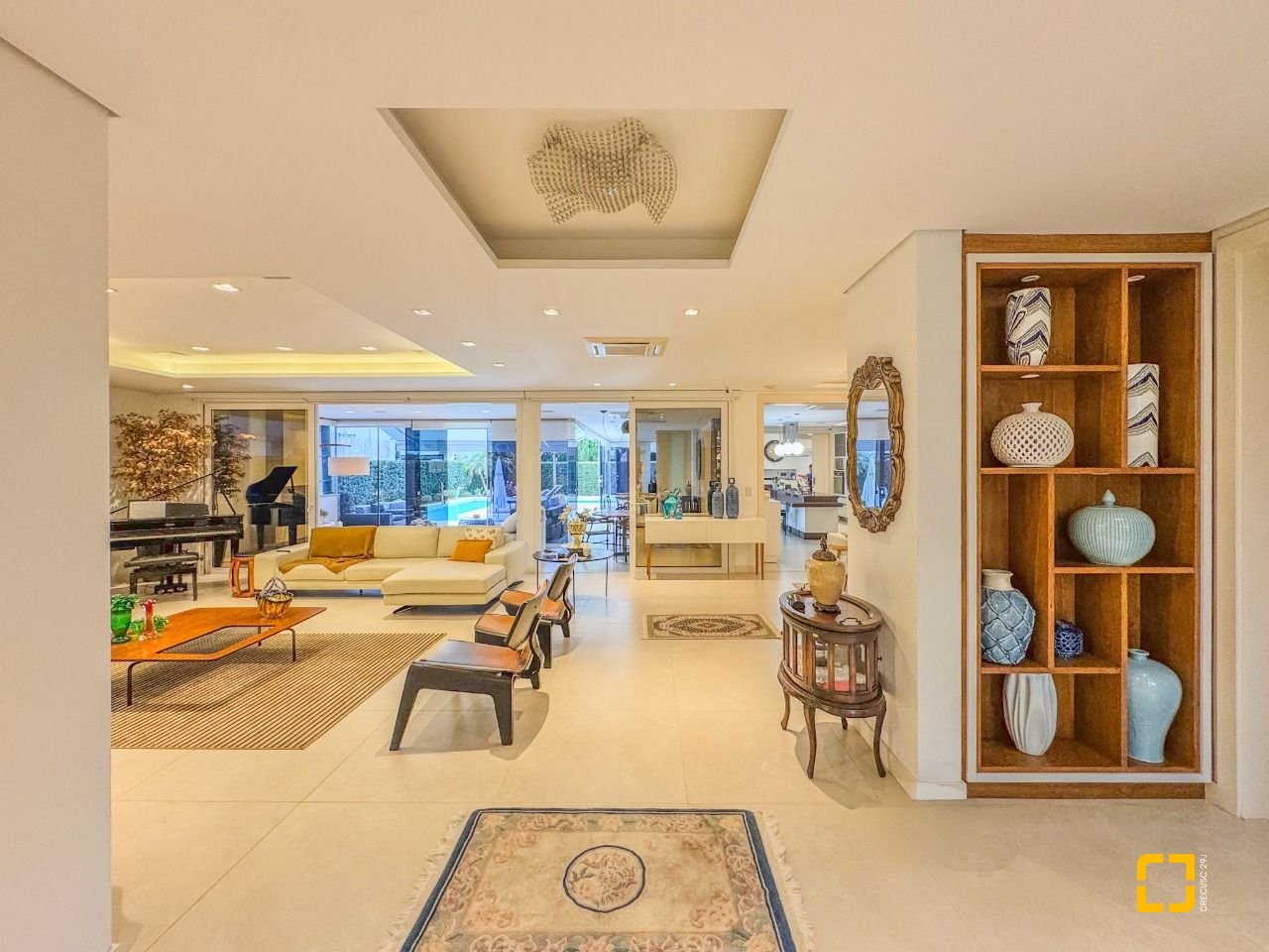 Casa de Condomínio com 890m², 5 quartos (sendo 5 suítes), 6 garagens, no bairro Jurerê Internacional em Florianópolis