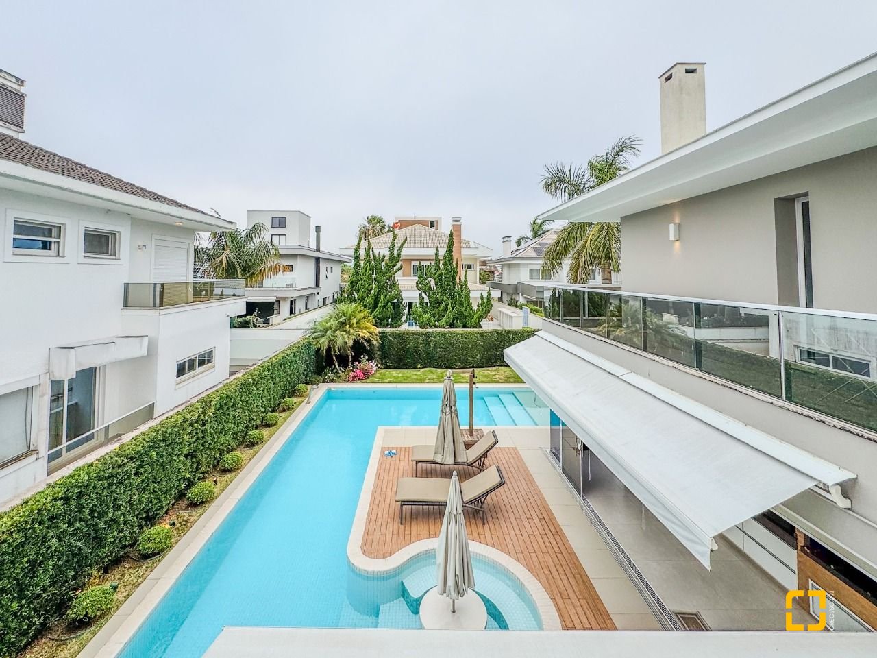 Casa de Condomínio com 890m², 5 quartos (sendo 5 suítes), 6 garagens, no bairro Jurerê Internacional em Florianópolis