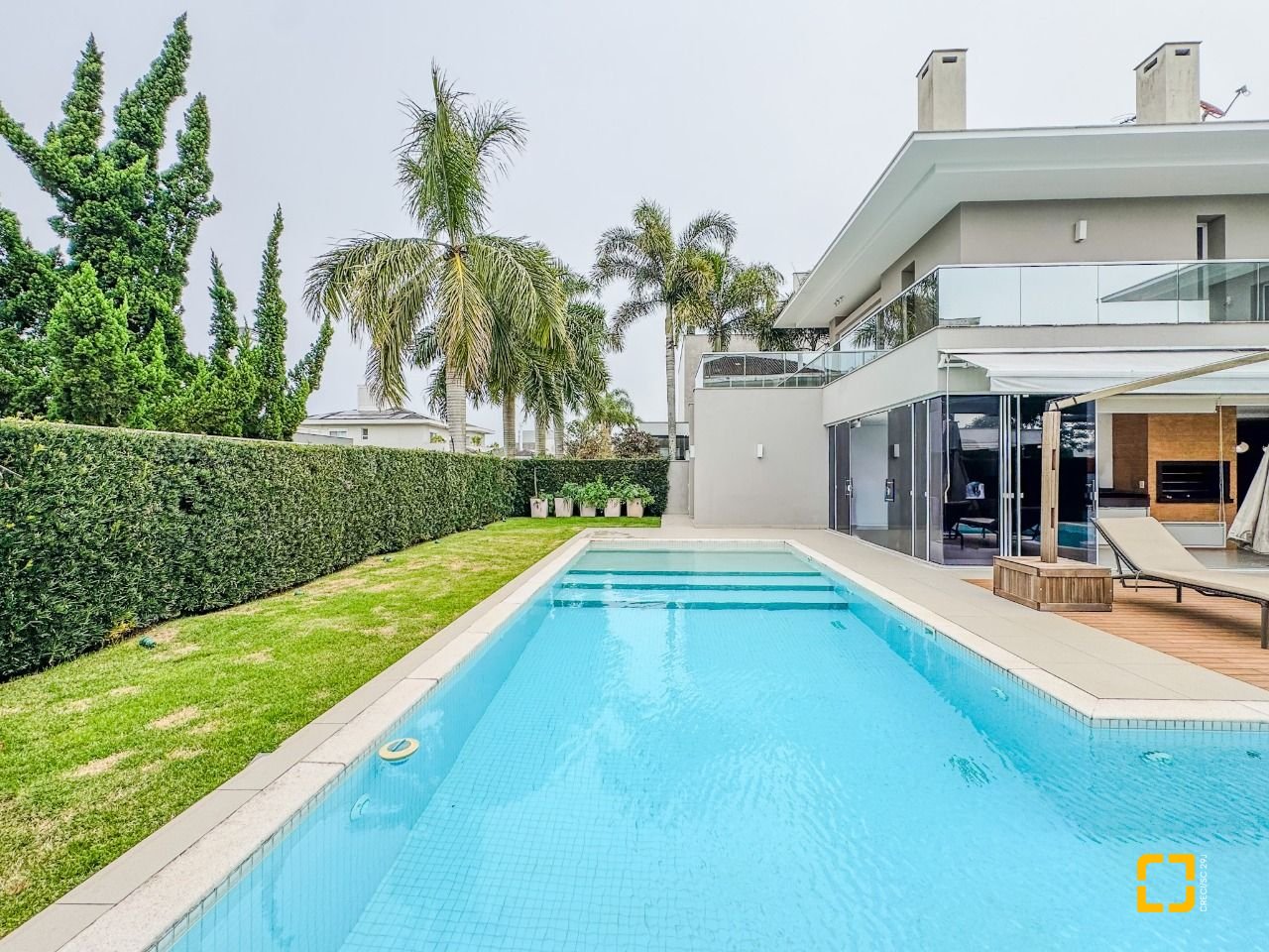 Casa de Condomínio com 890m², 5 quartos (sendo 5 suítes), 6 garagens, no bairro Jurerê Internacional em Florianópolis