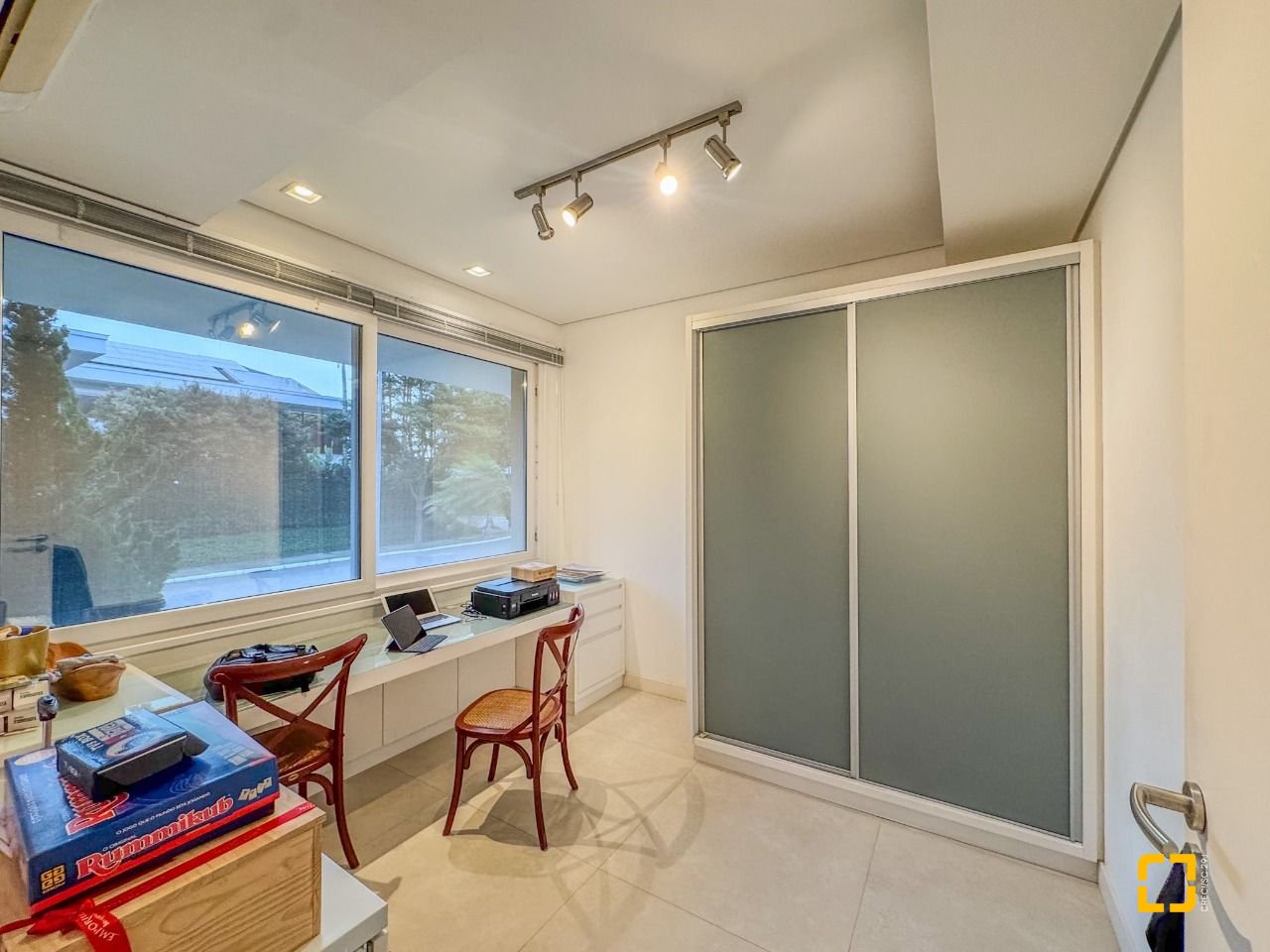 Casa de Condomínio com 890m², 5 quartos (sendo 5 suítes), 6 garagens, no bairro Jurerê Internacional em Florianópolis
