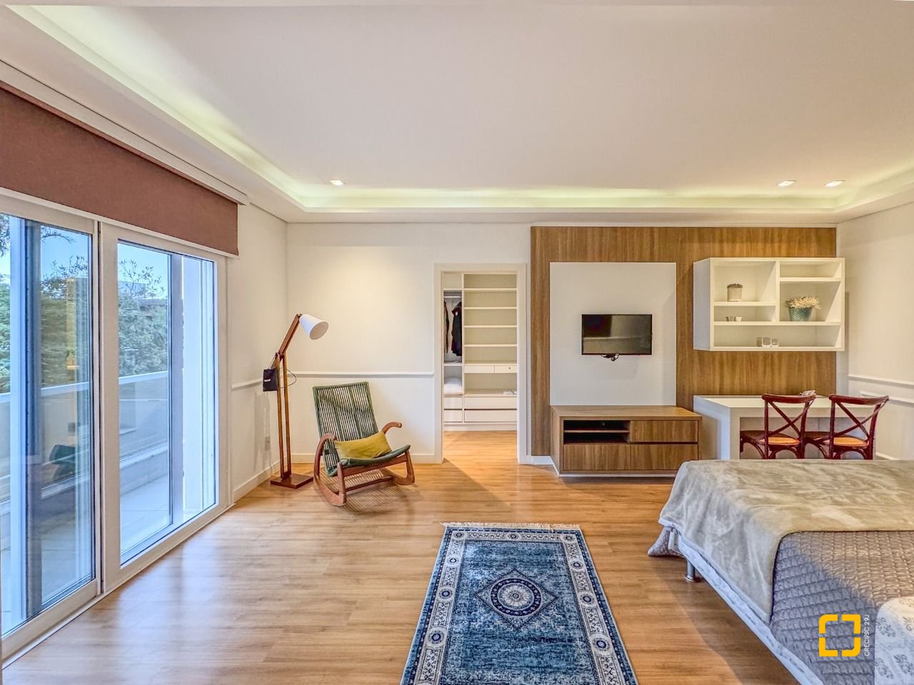 Casa de Condomínio com 890m², 5 quartos (sendo 5 suítes), 6 garagens, no bairro Jurerê Internacional em Florianópolis