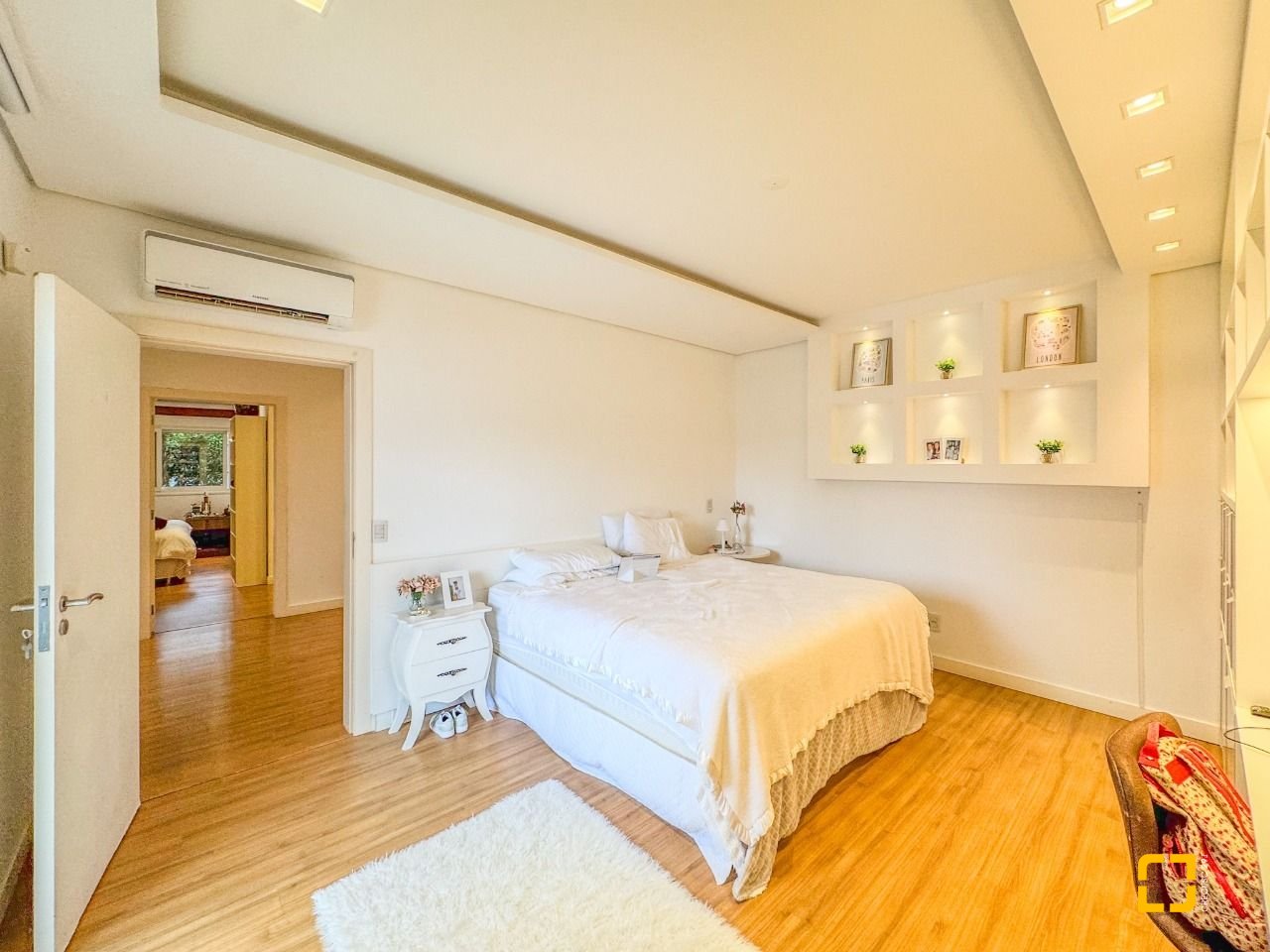 Casa de Condomínio com 890m², 5 quartos (sendo 5 suítes), 6 garagens, no bairro Jurerê Internacional em Florianópolis